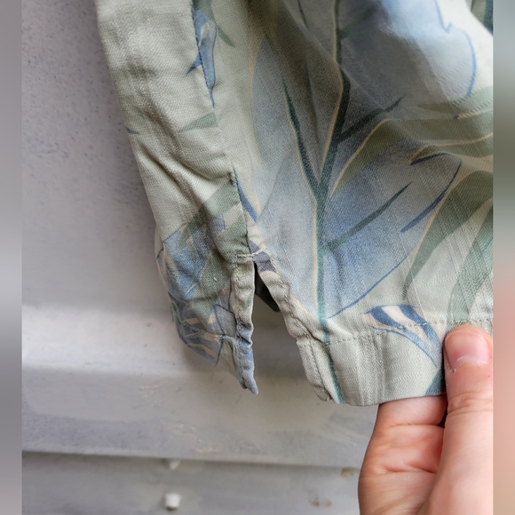 Tommy Bahama 100% silk button up Hawaiian tropical shirt large - Picture 4 of 7